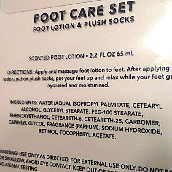 NWT-  Foot Spa set with rosewater foot lotion and pink fuzzy socks - Picture 3 of 3